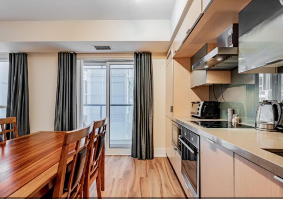 Executive 2 Beds Near Cn Tower, Rogers Centre, Scotia Area, Business District, Entertainment District, Lakeshore โตรอนโต ภายนอก รูปภาพ