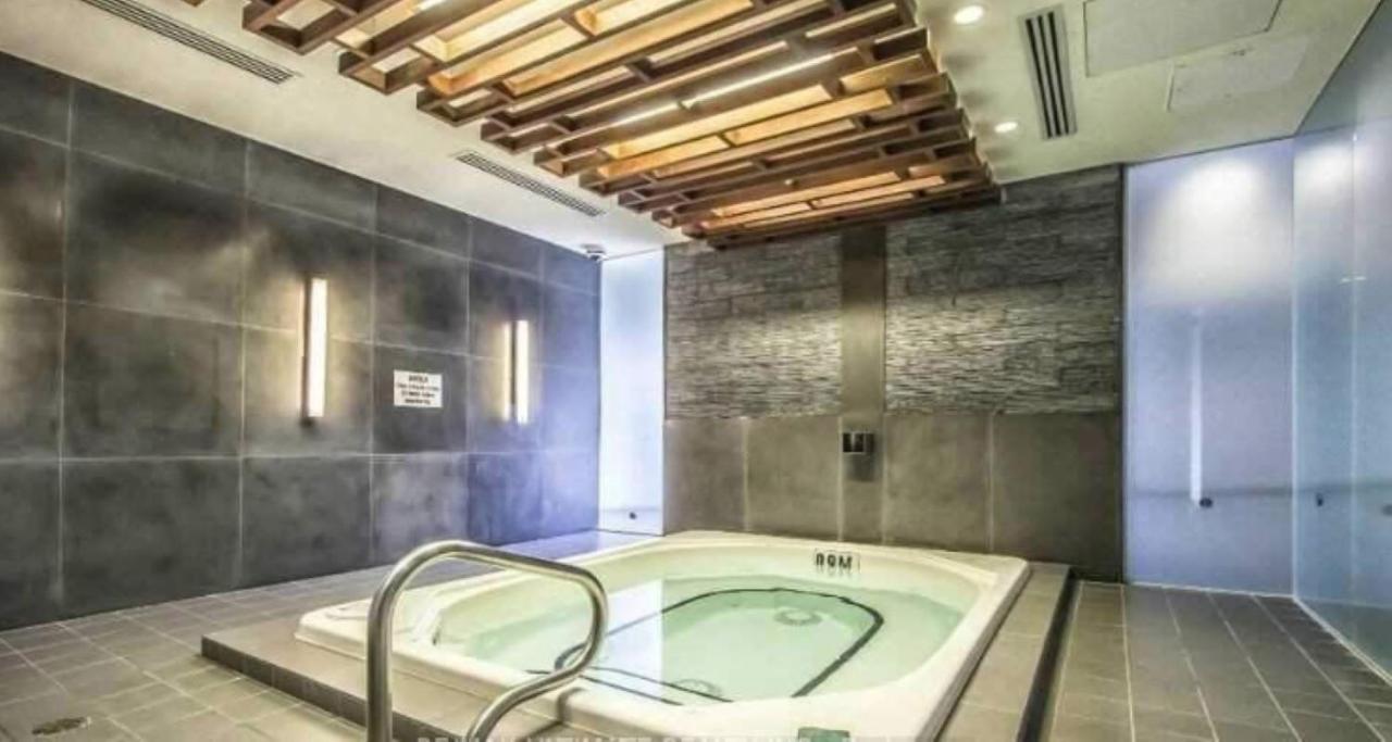 Executive 2 Beds Near Cn Tower, Rogers Centre, Scotia Area, Business District, Entertainment District, Lakeshore โตรอนโต ภายนอก รูปภาพ
